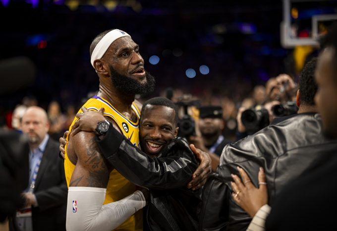 effectively-off-paul-takes-shot-at-espns-adam-schefter-after-lebron-james-76ers-solution
