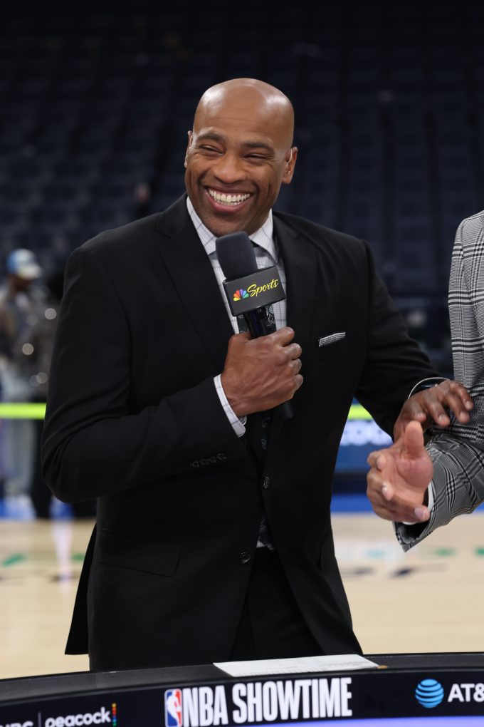 why-vince-carter-feels-the-76ers-along-with-lebron-james-is-devious