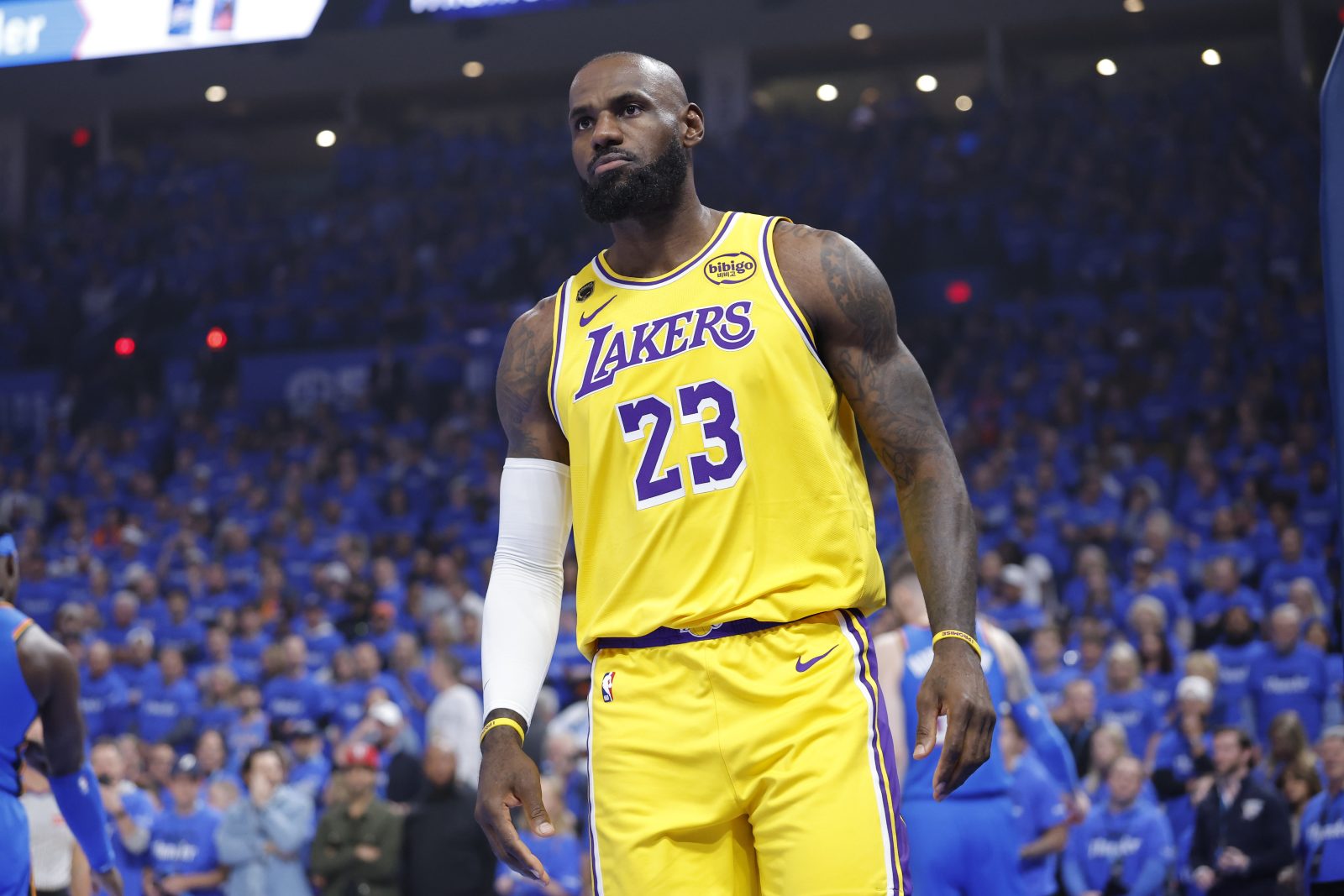lebron-james-circle-of-relatives-confronted-subtle-determination-over-76ers-alternative