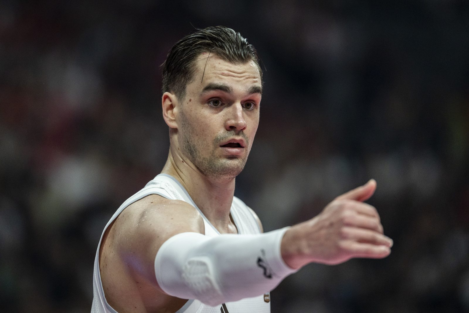 cavaliers-signing-ex-knick-mario-hezonja-after-lebron-james-spurned-them-for-76ers