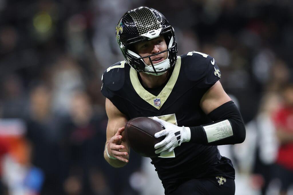 ‘swiss-army-knife’-taysom-hill-bids-farewell-to-distinctive-orleans-saints