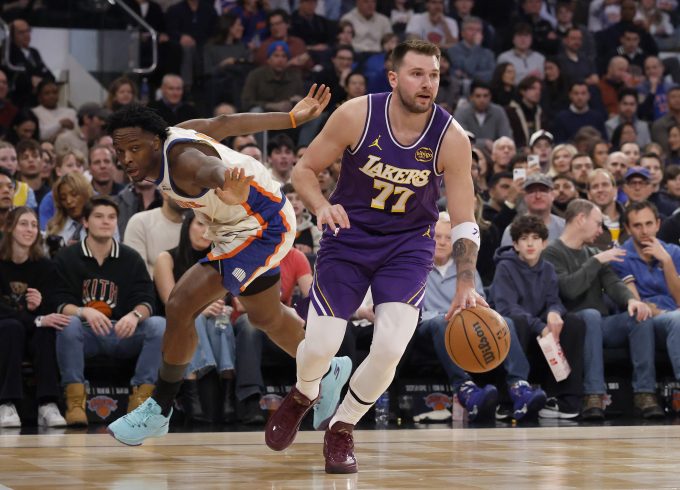 luka-doncics-glance-exchange-has-lakers-enthusiasts-fired-up