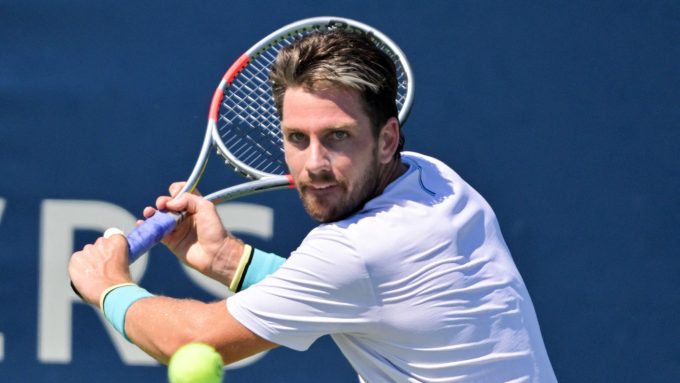 norrie-beats-buse-to-score-canadian-supply-ultimate-32