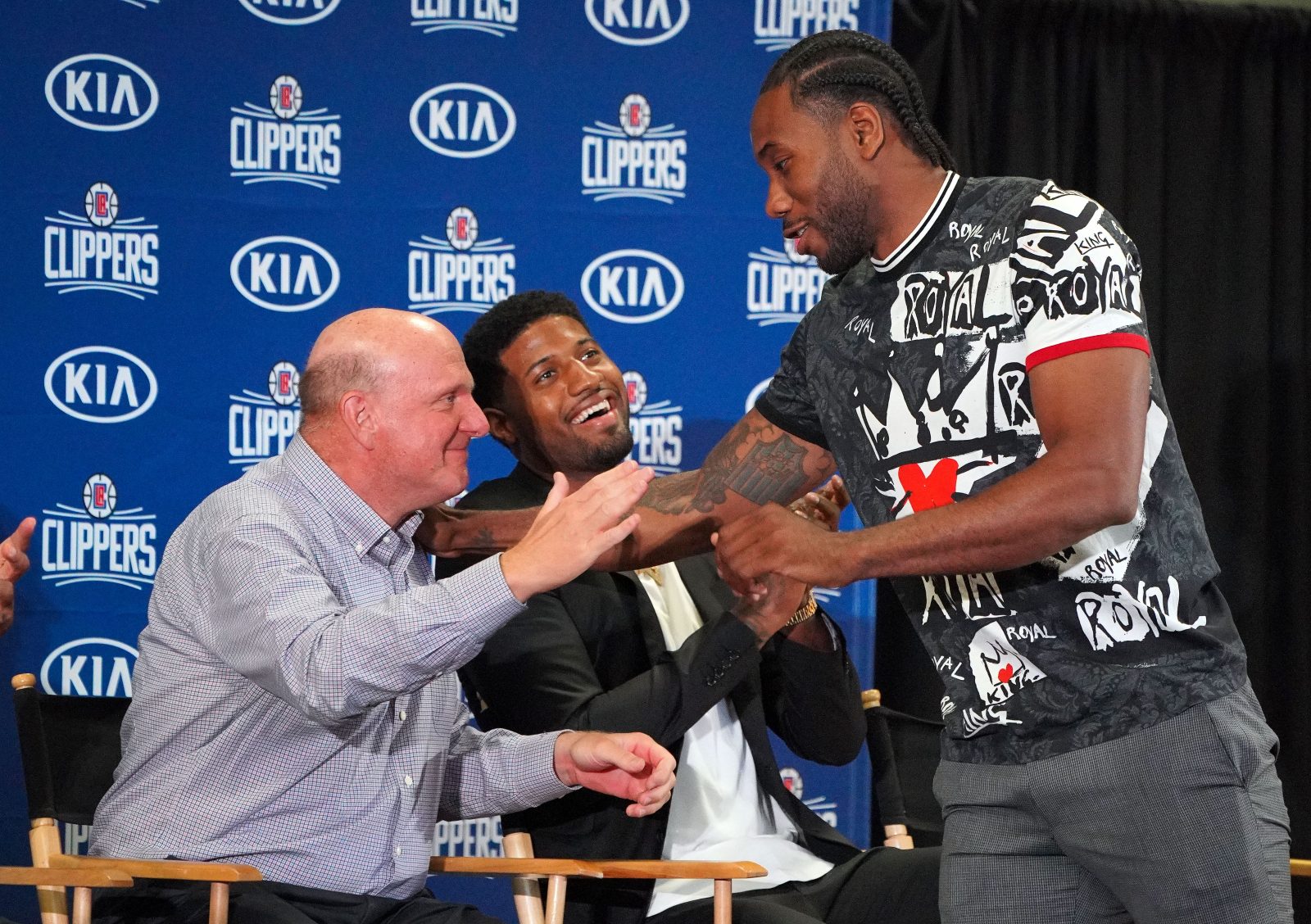 clippers-possess-lack-of-confidence-subject-being-in-lakers-shadow,-says-insider