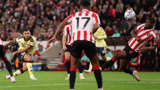 arsenal-to-touch-professional-ref-over-konsa-penalty