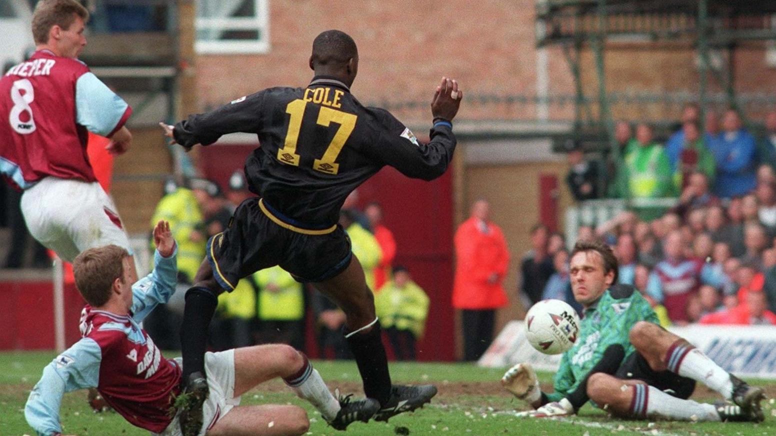 ‘massive-ludo’-–-trailblazing-keeper-who-became-west-ham-cult-come-to-a-decision