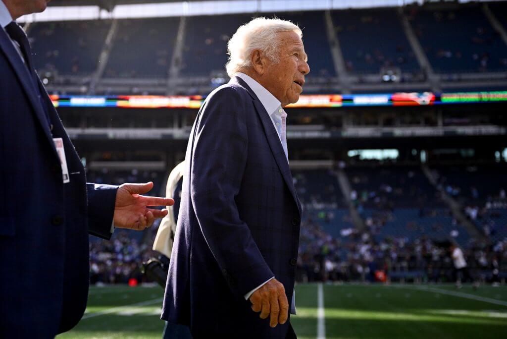 patriots-proprietor-robert-kraft-pledges-$2-million-donation-after-macklemore-outcry